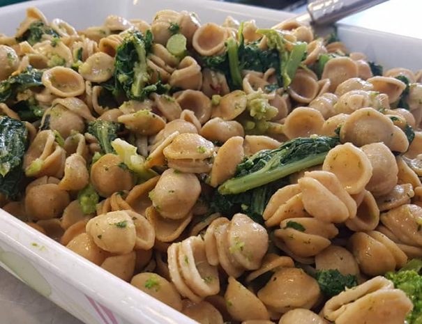 Cosa Mangiare nel Salento? orecchiette con le cimi di rapa